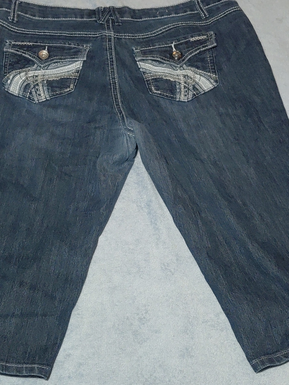 APOLLO Dark Wash Embroidered Pocket Jeans CAPRI